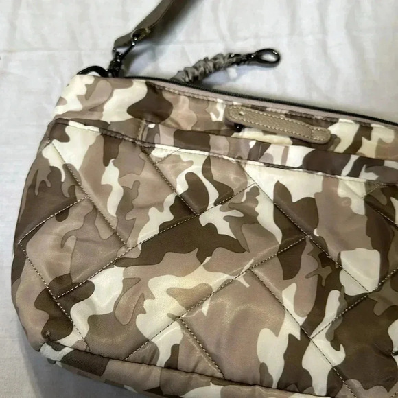 Lug  Flare Crossbody Beige Camouflage Shoulder Purse - Picture 3 of 8
